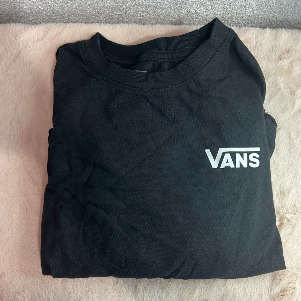a super cute VANS T-SHIRT